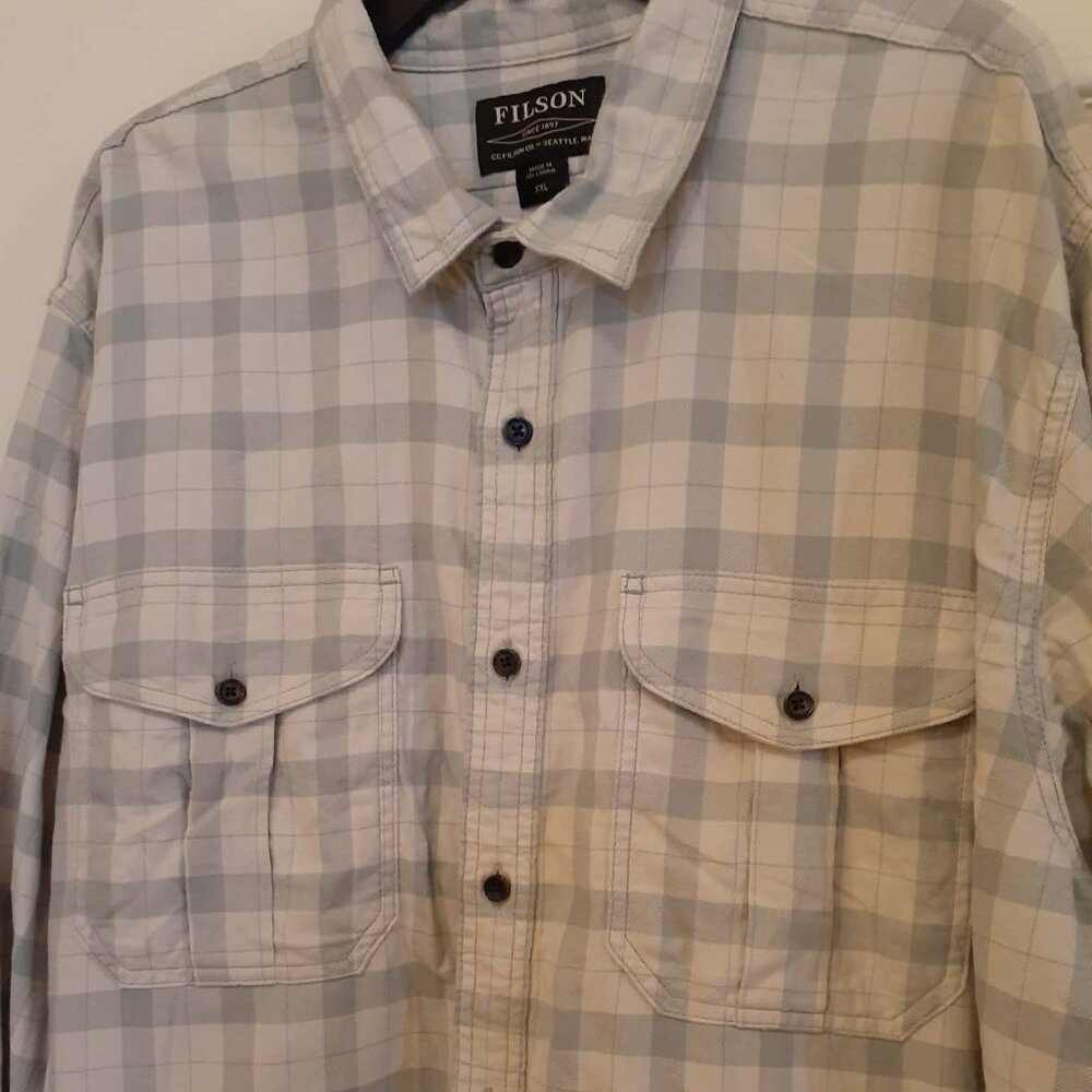 Filson Men's Lightweight Alaskan Guide Flannel Shirt - Picture 7 of 12